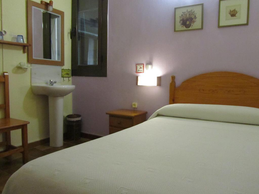 Pension Alamar Барселона Экстерьер фото