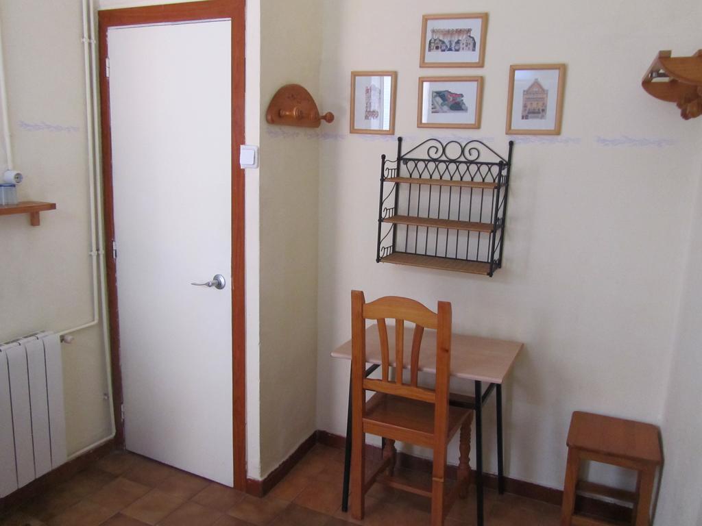 Pension Alamar Барселона Экстерьер фото