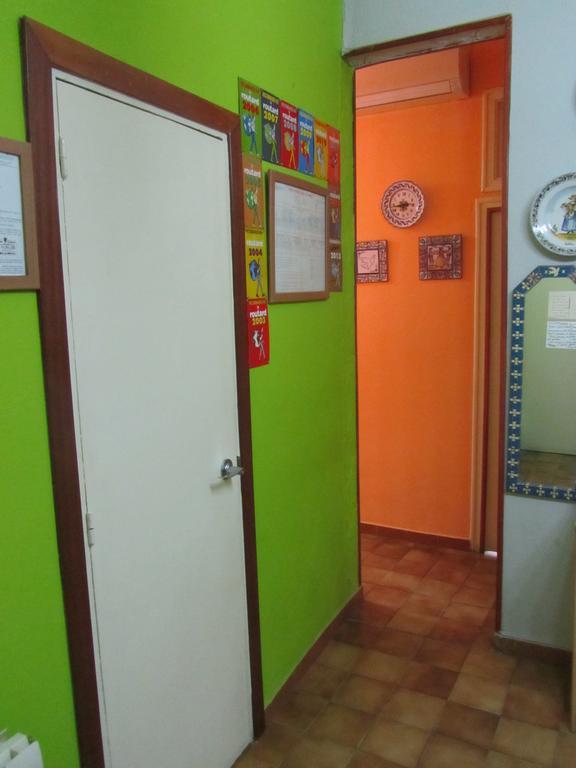 Pension Alamar Барселона Экстерьер фото